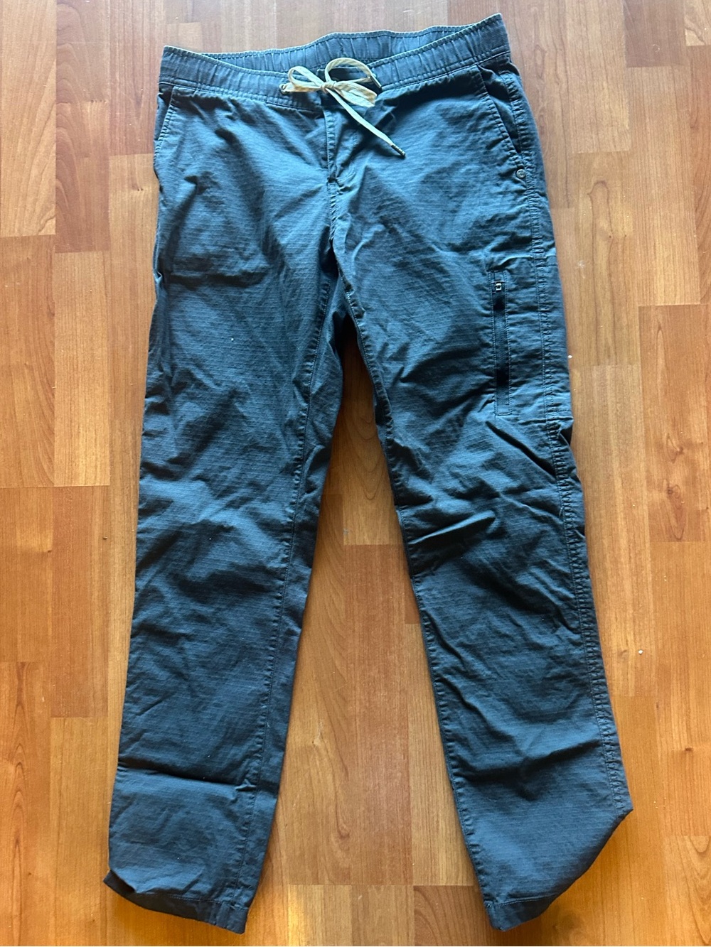 Vuori women’s Ripstop Pant Grey SM